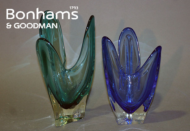 Appraisal: A pair of Handkerchief vases in blue and green