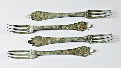 Appraisal: th century English sweetmeat forks each gilt with three tines