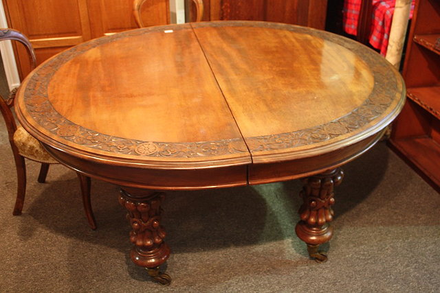 Appraisal: A VICTORIAN EXTENDING DINING TABLE by Holden Co Liverpool with