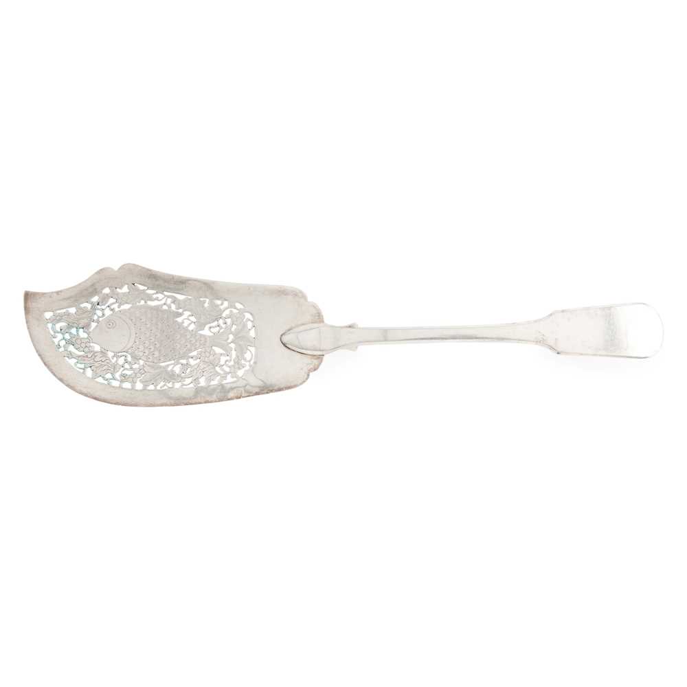 Appraisal: A CHINESE EXPORT FISH SLICE with pseudo-British hallmarks of Fiddle