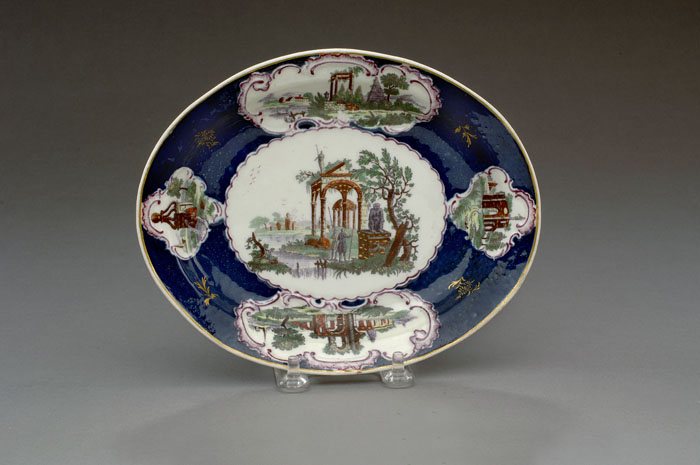 Appraisal: WORCESTER PORCELAIN BLUE- SCALE OVAL SAUCE TUREEN STAND CIRCA Transfer-printed