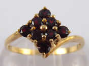 Appraisal: A carat gold garnet ring size N gms