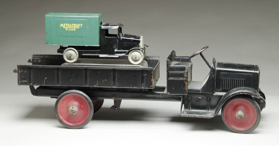 Appraisal: LOT OF TWO PRESSED STEEL TRUCKS To include a Metalcraft