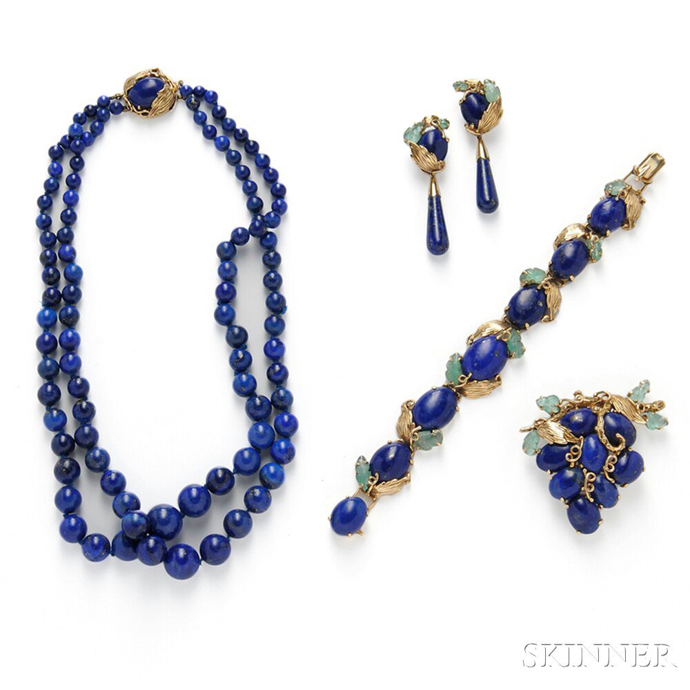 Appraisal: kt Gold Lapis and Carved Emerald Suite a two-strand bead