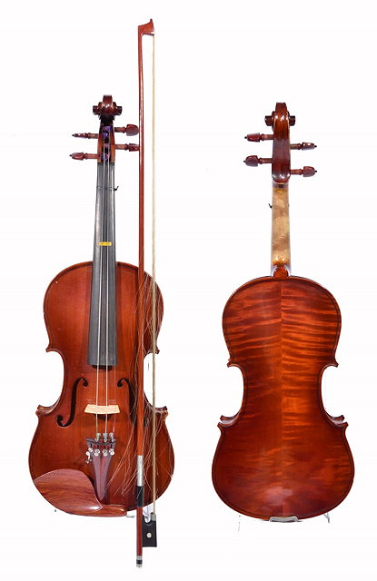 Appraisal: A MODERN VIOLIN with bow in carrying case