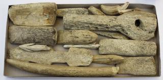 Appraisal: Eskimo antler bone pcs lengths to Eskimo antler bone pcs