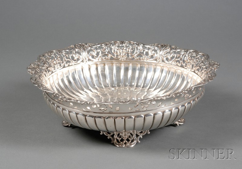 Appraisal: Whiting Manufacturing Co Sterling Fruit Bowl c round with reeding