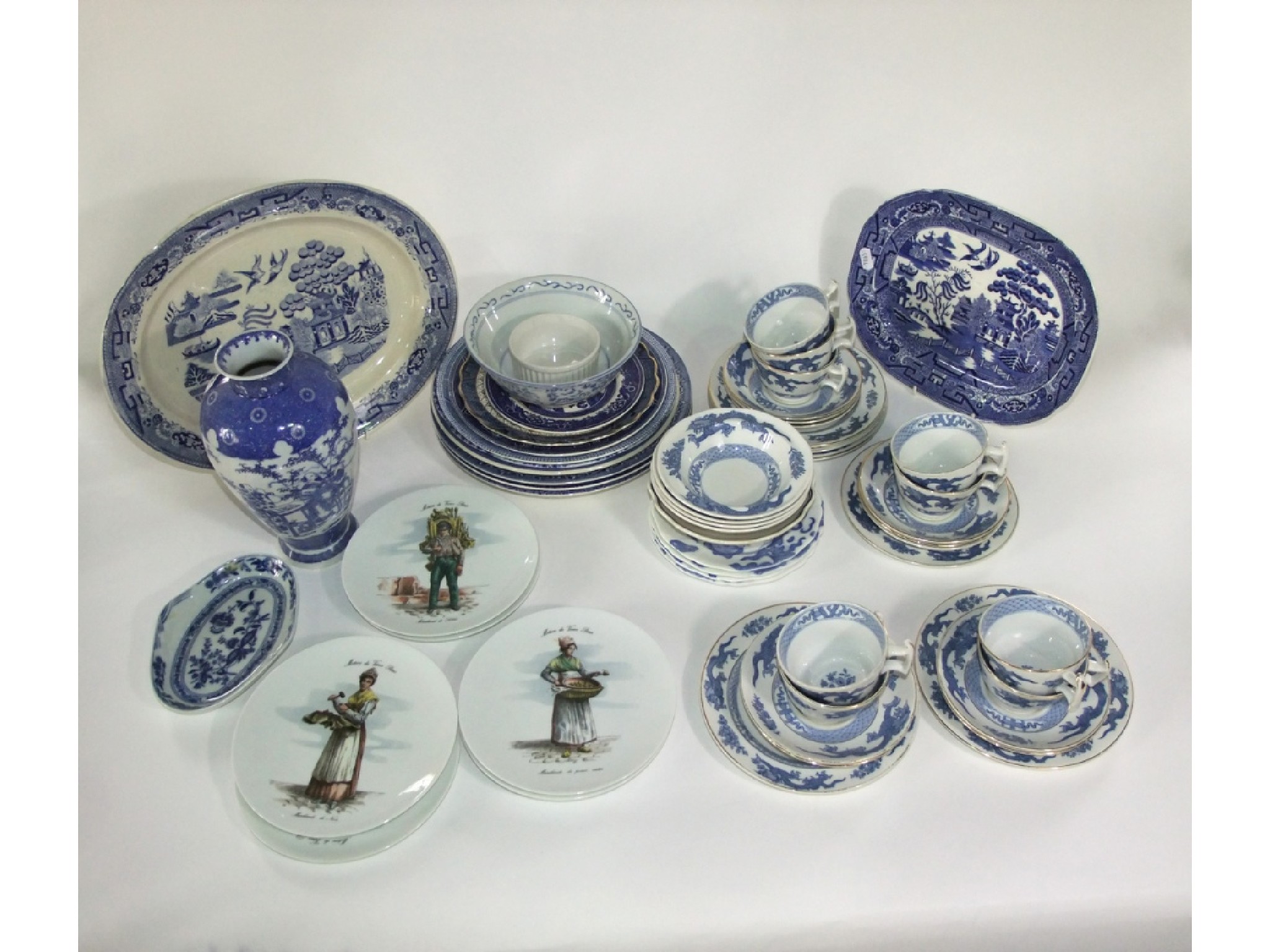 Appraisal: A quantity of blue and white printed ceramics including two