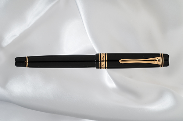 Appraisal: Pilot th Anniversary - pen This limited edition pen is