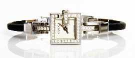 Appraisal: A stainless steel lady's Gucci quartz wristwatch with square 'G'