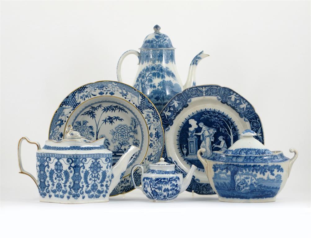 Appraisal: A collection of blue and white pottery