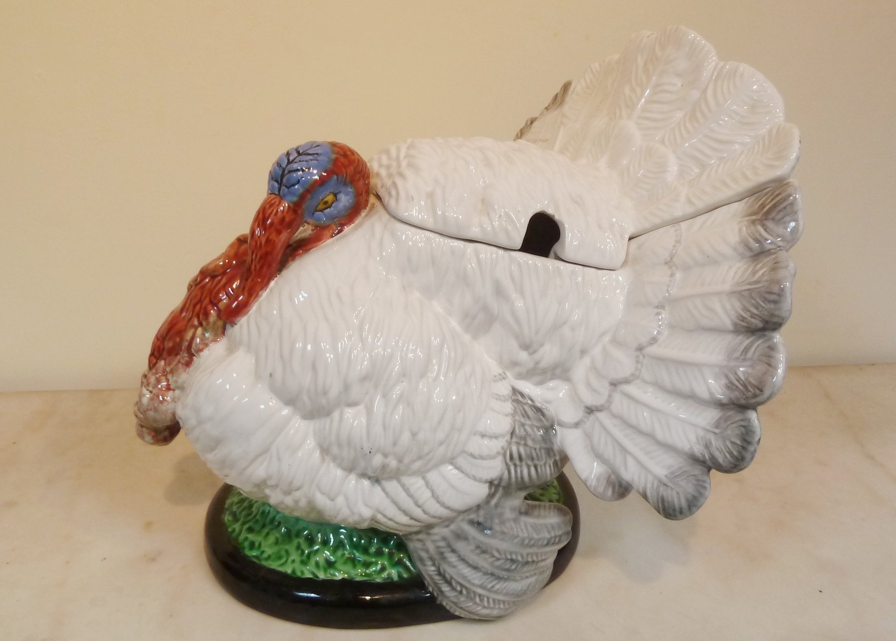 Appraisal: A Spanish majolica turkey soup tureen and cover cm wide