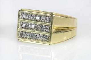 Appraisal: Gentleman's diamond and k yellow gold ring Gentleman's diamond and