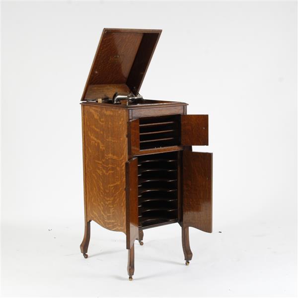 Appraisal: Oak Cabinet Victor Victrola Floor Model VV-X Talking Machine Crank