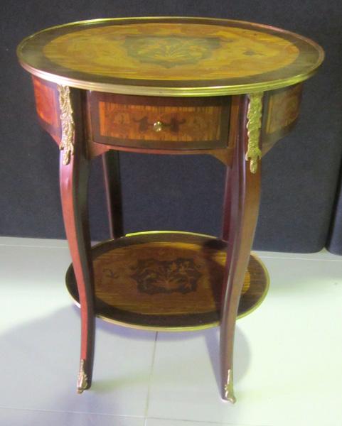 Appraisal: A SORRENTO STYLE SIDE TABLE IN THE ITALIAN TASTE WITH