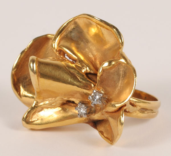 Appraisal: Gold K freeform floral ring set with full cut diamonds