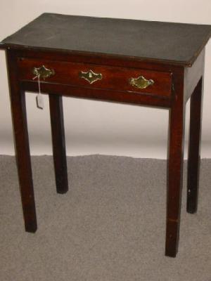 Appraisal: A SMALL OAK SIDE TABLE early th century the moulded