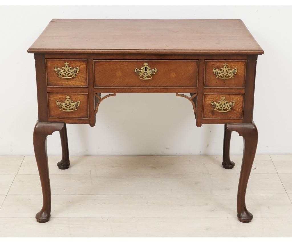 Appraisal: English Queen Anne mahogany dressing table th c h x