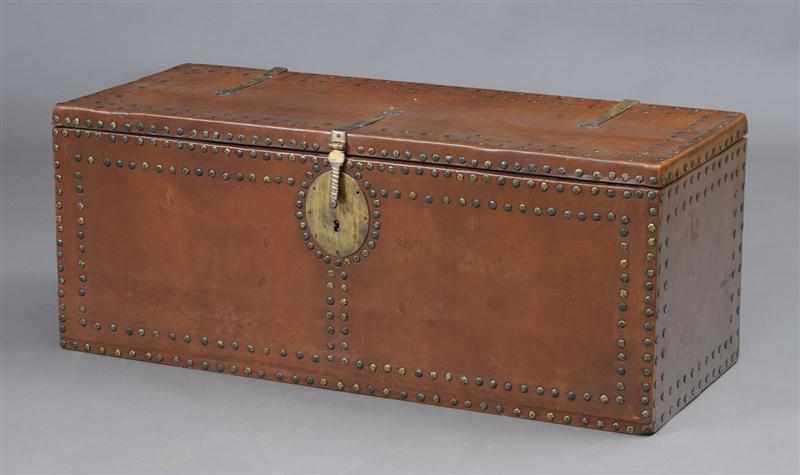 Appraisal: ENGLISH LEATHER-COVERED TRUNK The hinged top opening to a welled