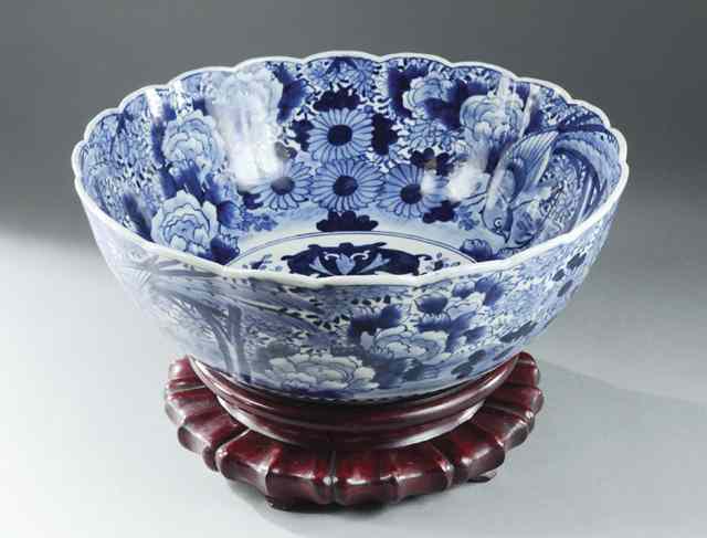 Appraisal: JAPANESE IMARI PORCELAIN CENTER BOWL in cobalt blue shading to