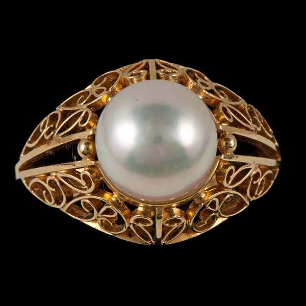 Appraisal: k Ring with Akoya Pearl k yellow gold filigree ring