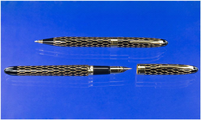 Appraisal: Sheaffer A Sheaffer Crest black lacquer set of fountain pen