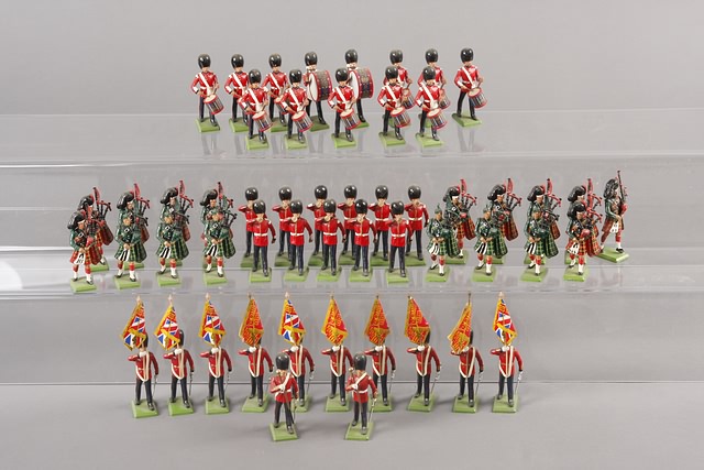 Appraisal: Lot of Britains Scot's Guards includes musicians pipers and color