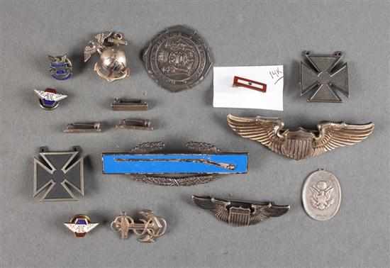 Appraisal: Assortment of sixteen American military insignia and related items one