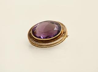 Appraisal: Vintage K Yellow Gold Oval Amethyst Brooch with a carat