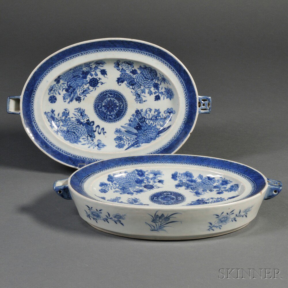 Appraisal: Two Blue and White Fitzhugh Pattern Oval Warming Dishes China