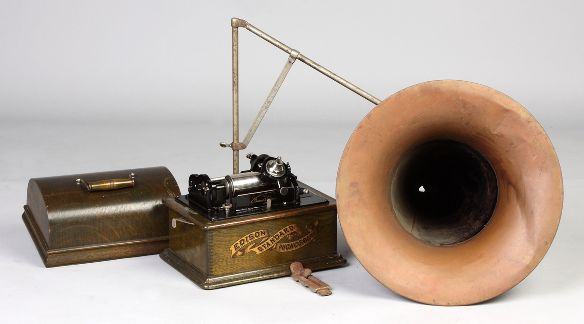 Appraisal: Edison Standard Phonograph Brass metal horn w records