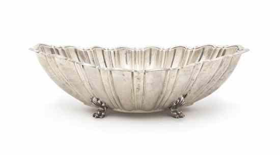 Appraisal: An American Sterling Silver Bowl Reed Barton of oval scalloped