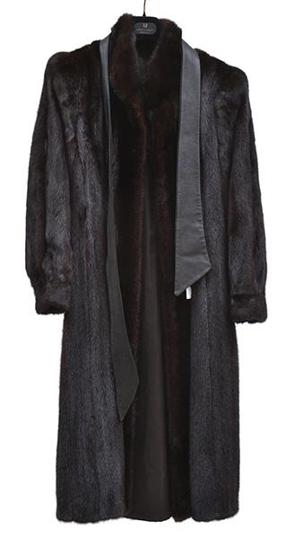 Appraisal: A BLACK DIAMOND MINK COAT The fully stranded coat with