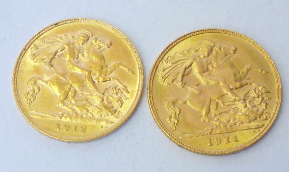 Appraisal: TWO GEORGE V GOLD HALF SOVEREIGNS and