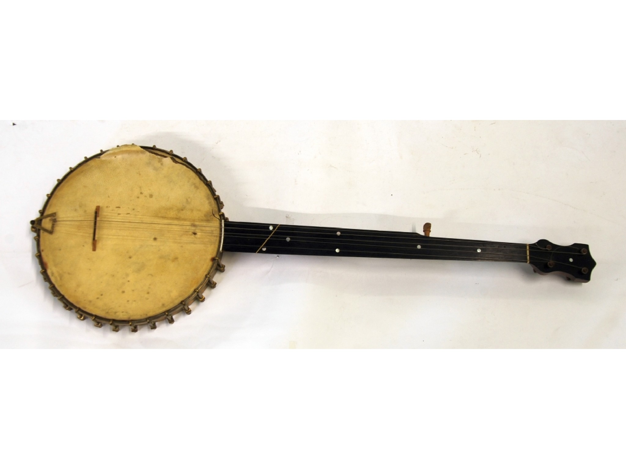 Appraisal: UNBRANDED FOUR STRING FRETLESS BANJO the finger board inlaid with