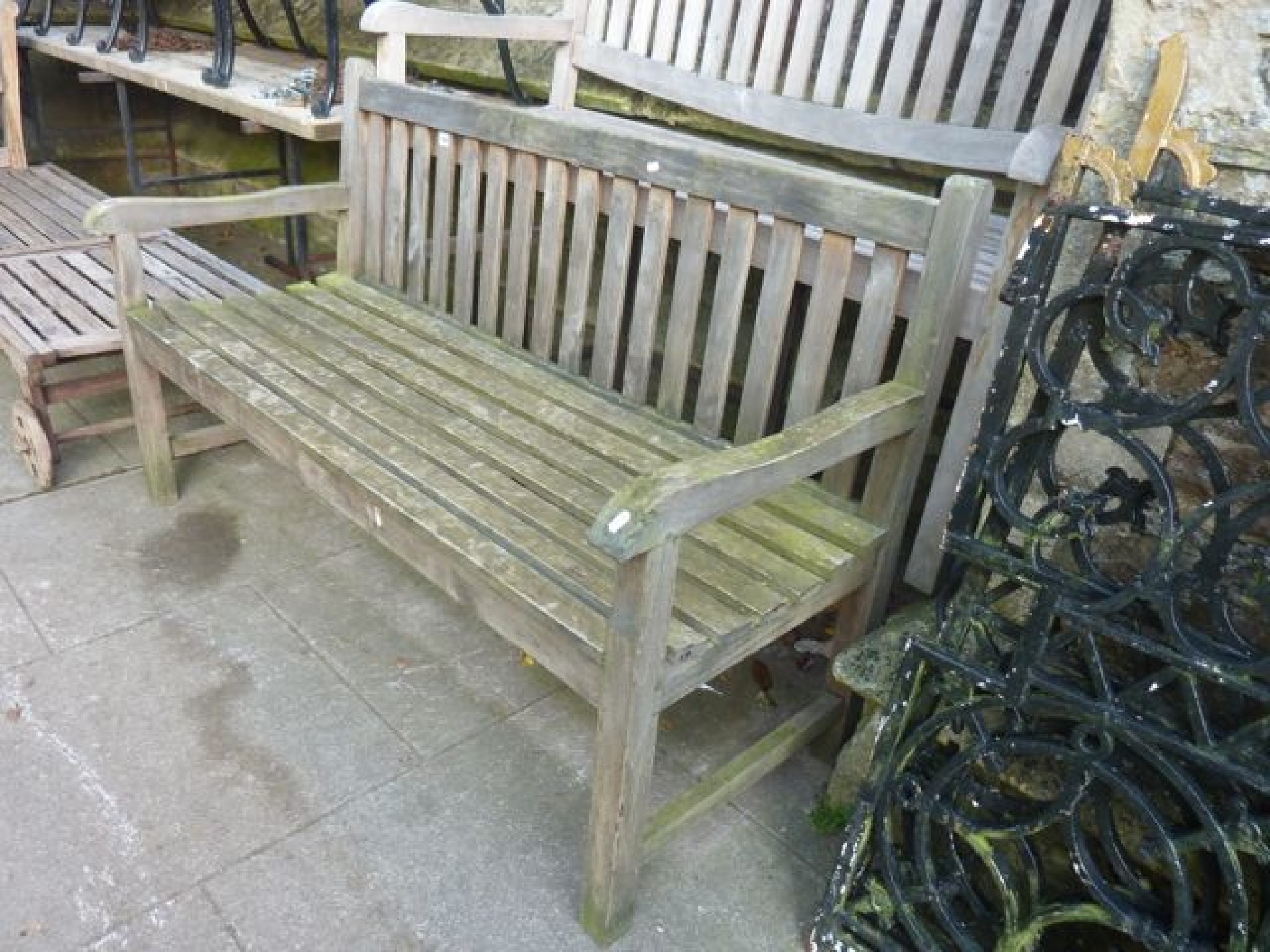 Appraisal: A good quality weathered contemporary teak wood three seat garden