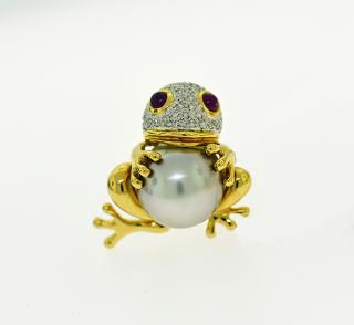 Appraisal: K South Sea Pearl Frog Pin k South Sea pearl