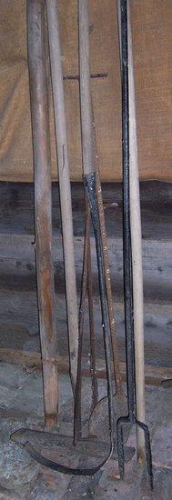 Appraisal: A long handled two-prong log fork and sundry long handled