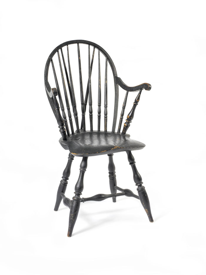 Appraisal: PAIR OF RHODE ISLAND BOW-BACK WINDSOR ARMCHAIRS WITH BRACES IN