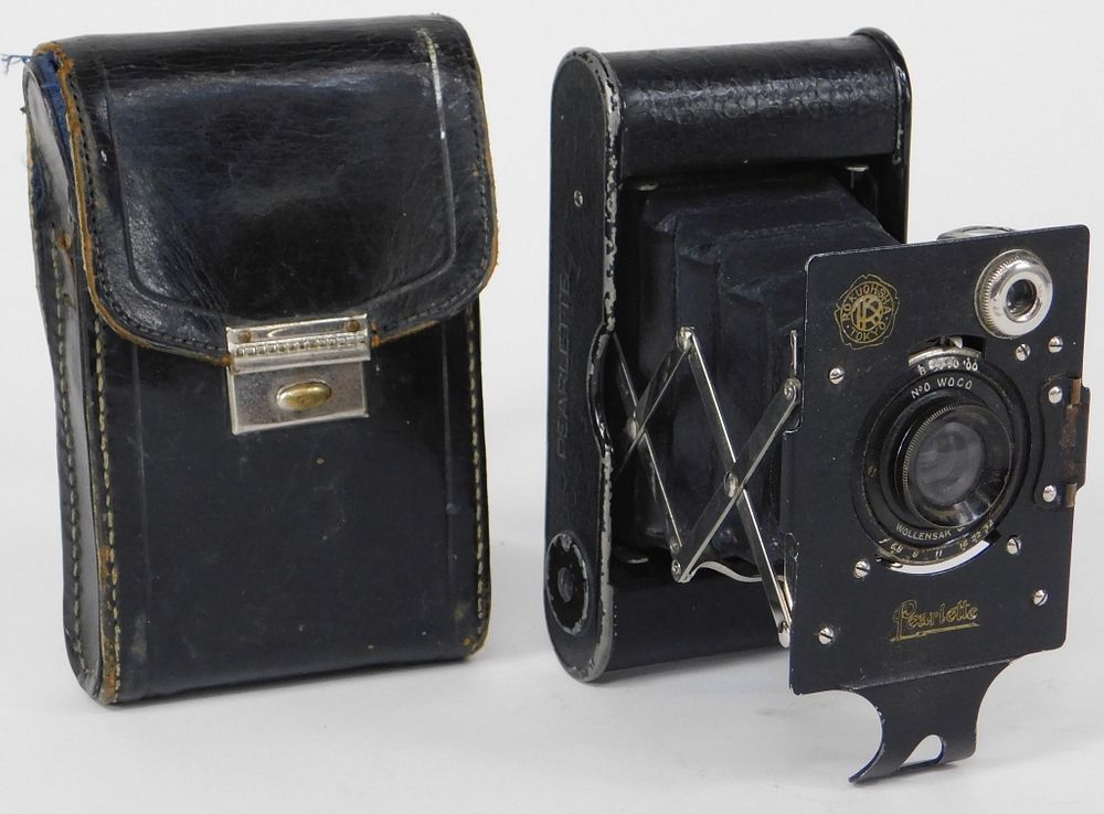 Appraisal: Konishiroku Pearlette Model - Camera Konishiroku Pearlette - model camera