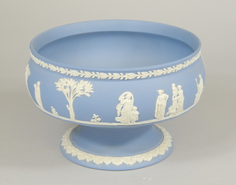 Appraisal: A thC Wedgwood blue Jasperware bowl created with an all