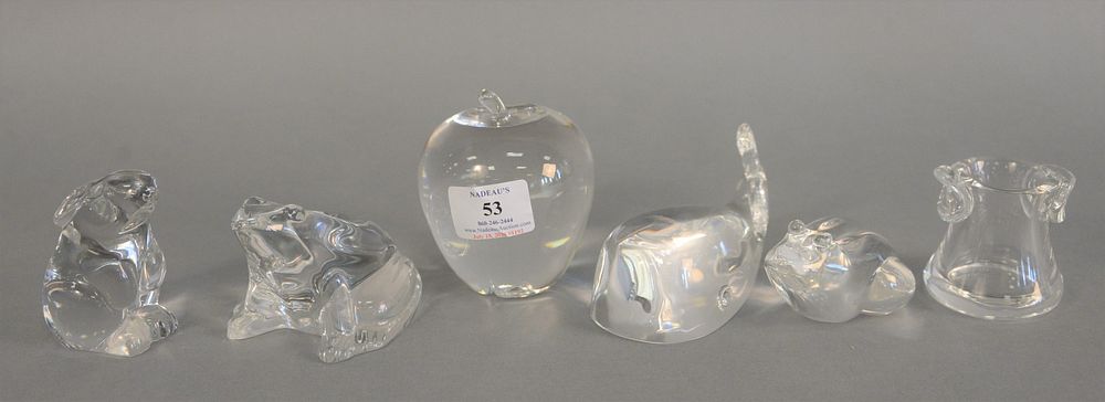 Appraisal: Group of Steuben glass pieces to include frogs rabbit whale