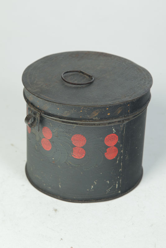 Appraisal: TOLE CONTAINER American nd quarter- th century Round lidded container