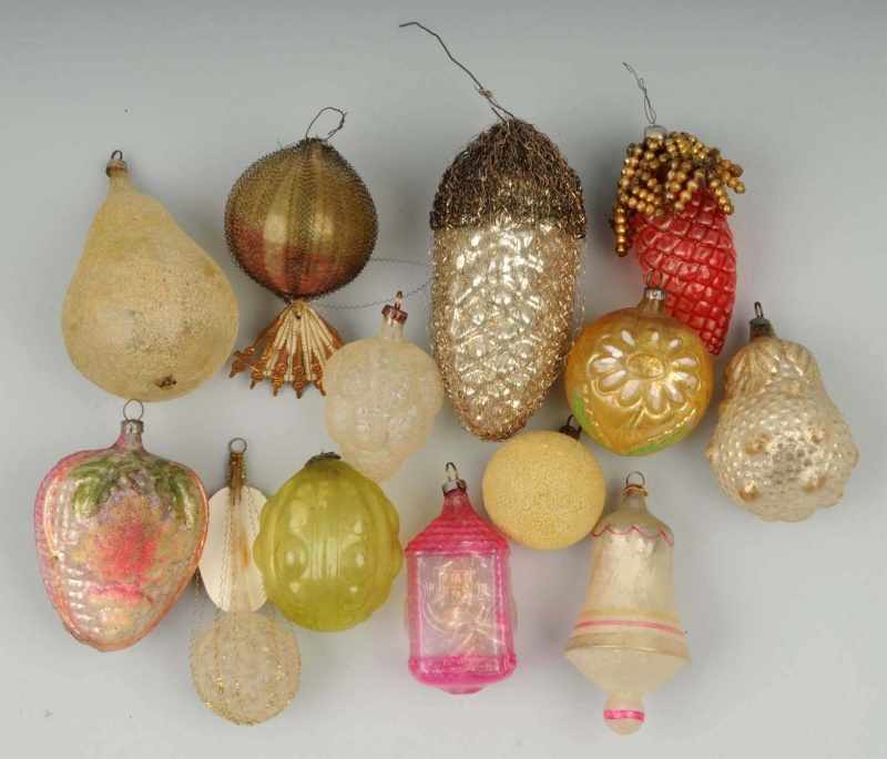 Appraisal: Lot of Early Christmas Ornaments Description Includes two pine cones