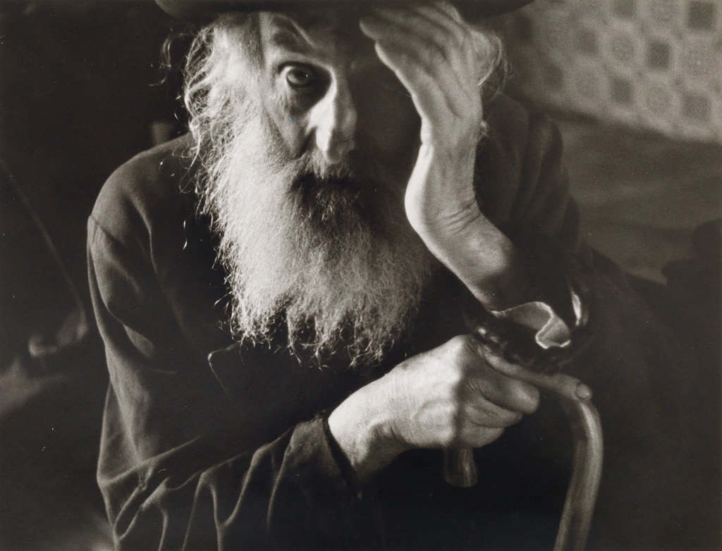 Appraisal: ROMAN VISHNIAC - An elder of the village Vysni Apsa