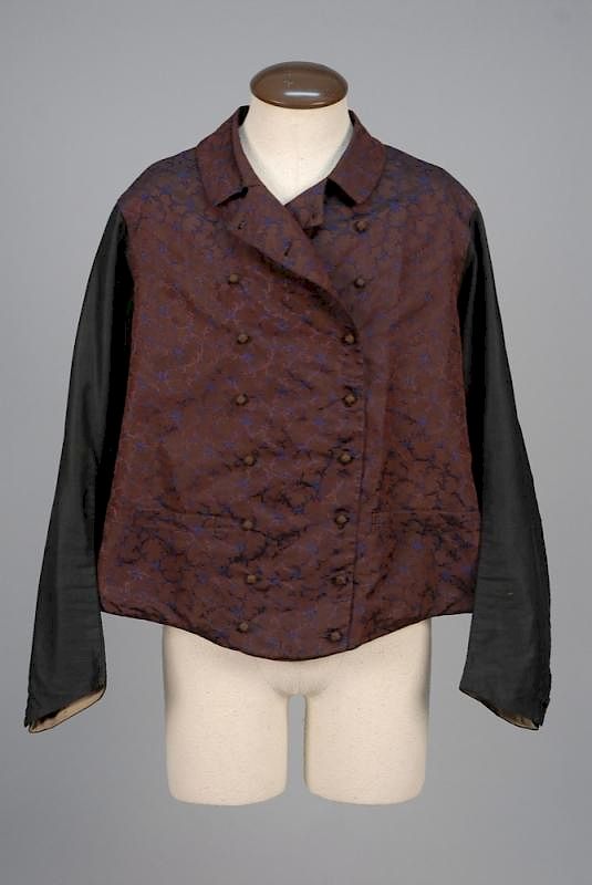 Appraisal: GENTS SLEEVED SILK BROCADE WAISTCOAT s Double breasted purple faille