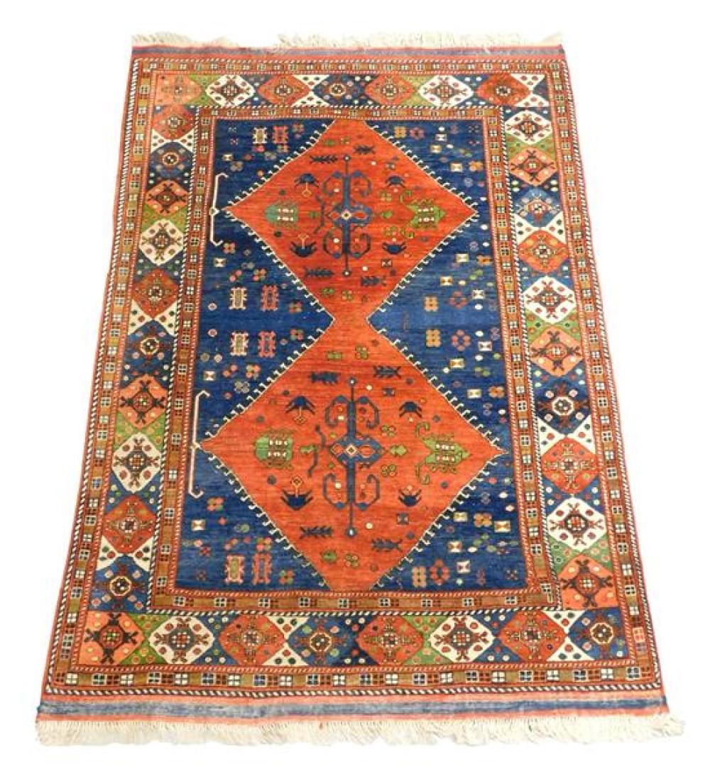 Appraisal: RUG Modern Turkish style carpet ' x ' hand-made wool