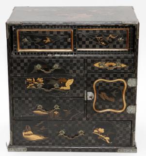 Appraisal: CHINOISERIE LACQUERED JEWELRY CHEST EARLY TH C CHINOISERIE LACQUERED JEWELRY