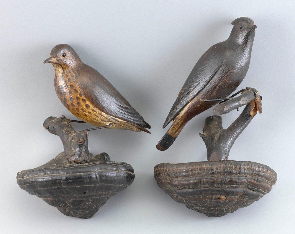 Appraisal: PAIR OF CARVED SONGBIRDS ATTRIBUTED TO EDWARD DOANE EARLY TH