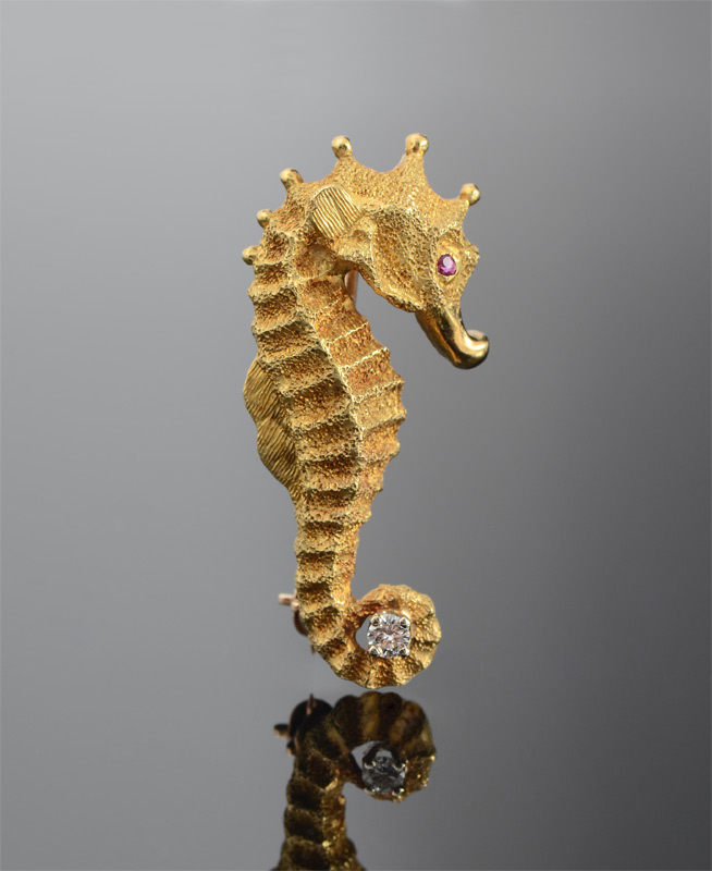 Appraisal: K TIFFANY DIAMOND SEAHORSE PIN K yellow gold seahorse pin